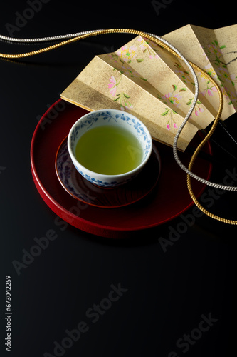 お茶と扇