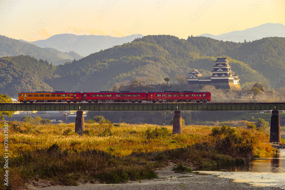 大洲城と列車 大洲城と列車