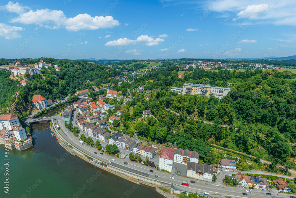 Ausblick auf die Universitätsstadt Passau an Donau, Inn und Ilz im Sommer, Blick zur Ilzstadt 