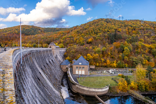 Herbstwanderung entlang der Edertalsperre zur versunkenen Stadt vom Edersee Atlantis - Edertal - Hessen - Deutschland