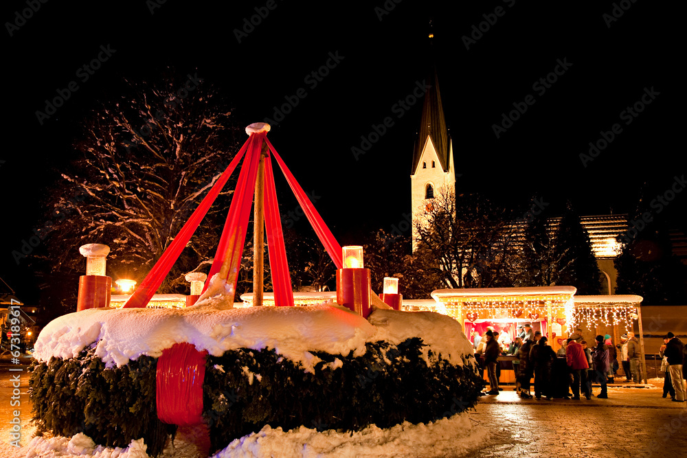 Weihnachtsmarkt in Oberstdorf StockFoto Adobe Stock