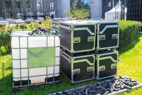 Protective boxes for concer...