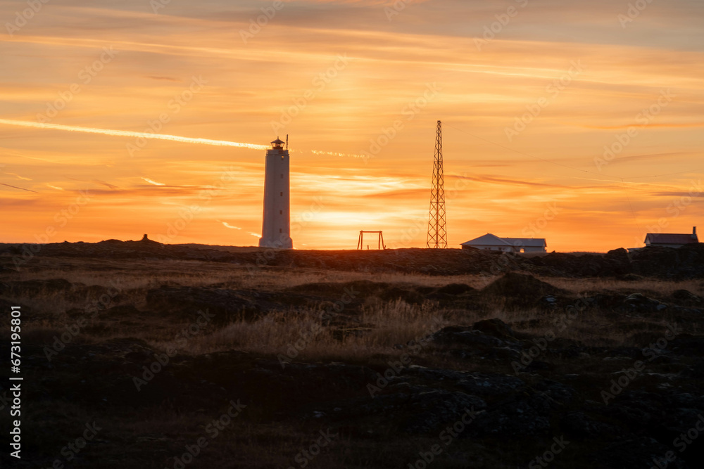 Obraz premium Atardecer Islandia 3 faro