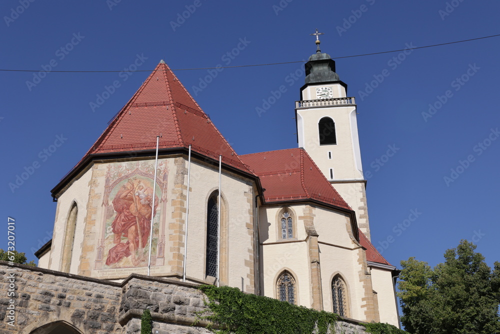 Blick auf die Katholische Stiftskirche Heilig Kreuz in der Altstadt von Horb am Neckar im Schwarzwald