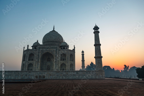 Sunrise at the Taj Mahal in Agra, Uttar Pradesh, India, Asia