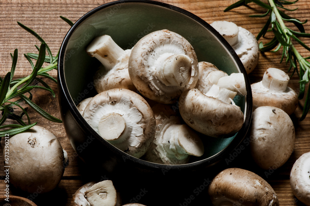 Fresh whole white button mushrooms Fresh whole white button mushrooms