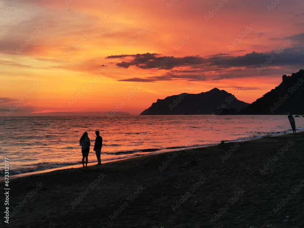 Fototapeta premium Pärchen am Strand auf Korfu
