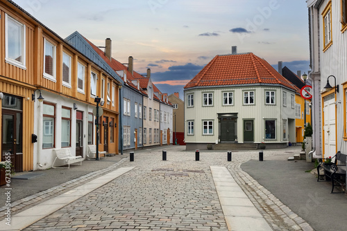 Residential district Bakklandet, Trondheim © liramaigums