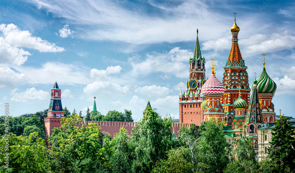 Obraz premium Panoramic view of Moscow Kremlin and St Basil's Cathedral, Russia. Moscow. The Red Square., Spasskaya Tower symbol of Moscow and Russia.