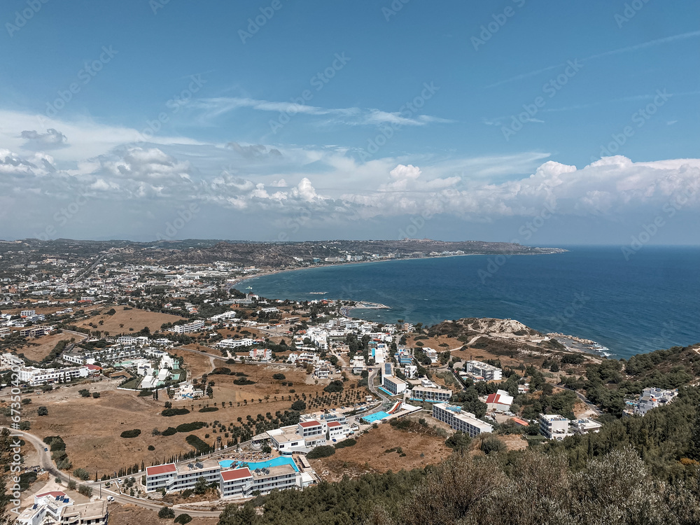 Isola di Rodi, Rhodos. Sole, mare e tramonto; montagne, colline città antica e acropoli. Isola di Rodi, Rhodos. Sole, mare e tramonto; montagne, colline città antica e acropoli.