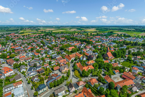 Die schwäbische Stadt Buchloe im Landkreis Ostallgäu im Luftbild