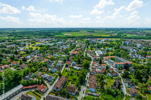 Die schwäbische Stadt Buchloe im Landkreis Ostallgäu im Luftbild