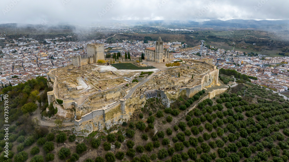vista aérea de la fortaleza de la Mota en el municipio de Alcalá la Real, España