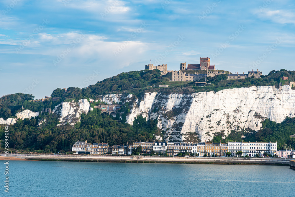 Obraz premium The White Cliffs of Dover with Dover Castle, Kent, England, Great Britian