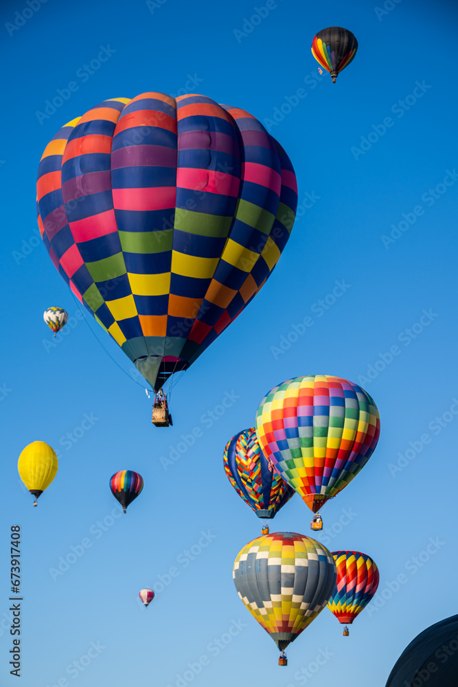 Fototapeta premium Hot Air Balloons Flying Over Albuquerque