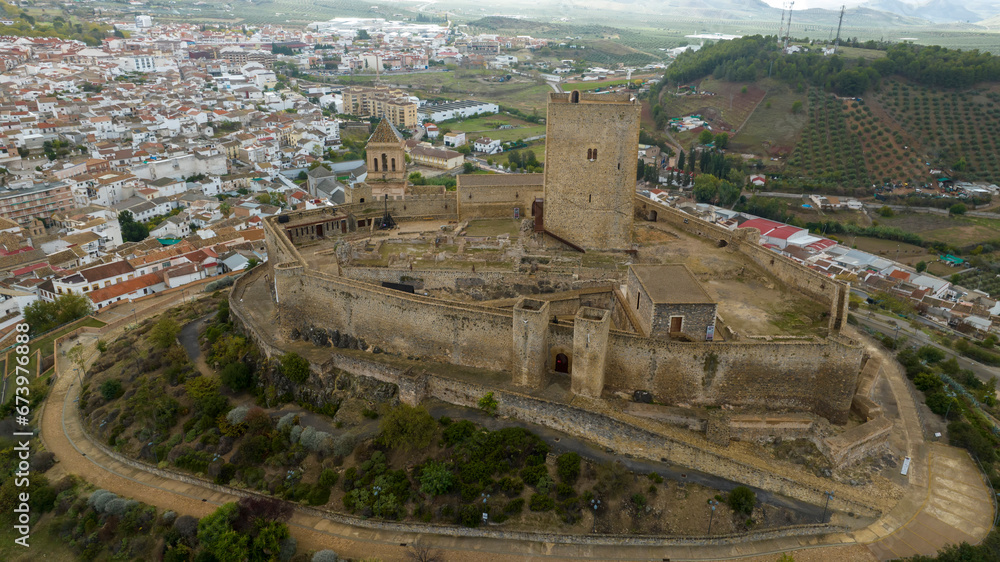 vista aérea del castillo de Alcaudete en la provincia de Jaén, Andalucía