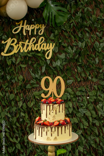 Pastel cumpleaños 90