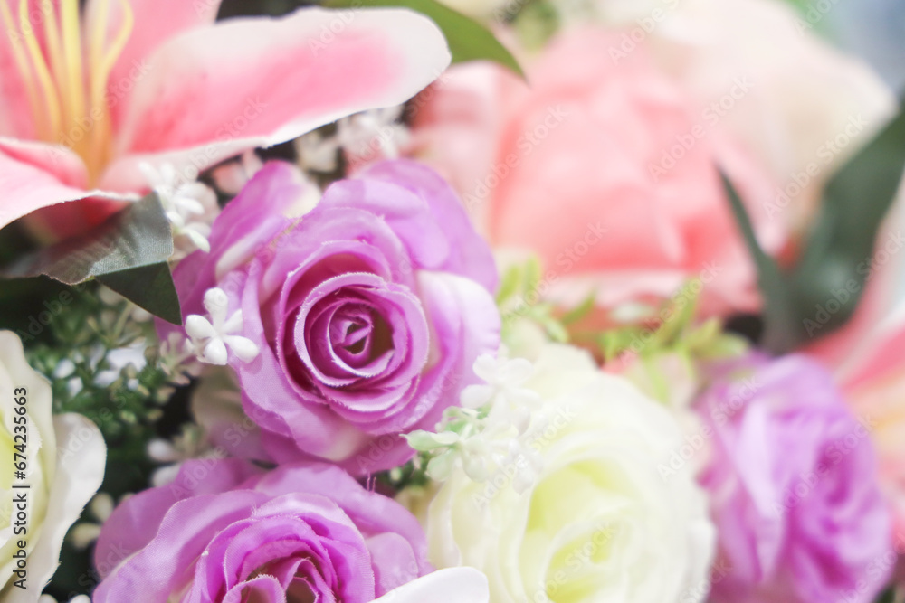 Roses in the bride's bouquet at the wedding