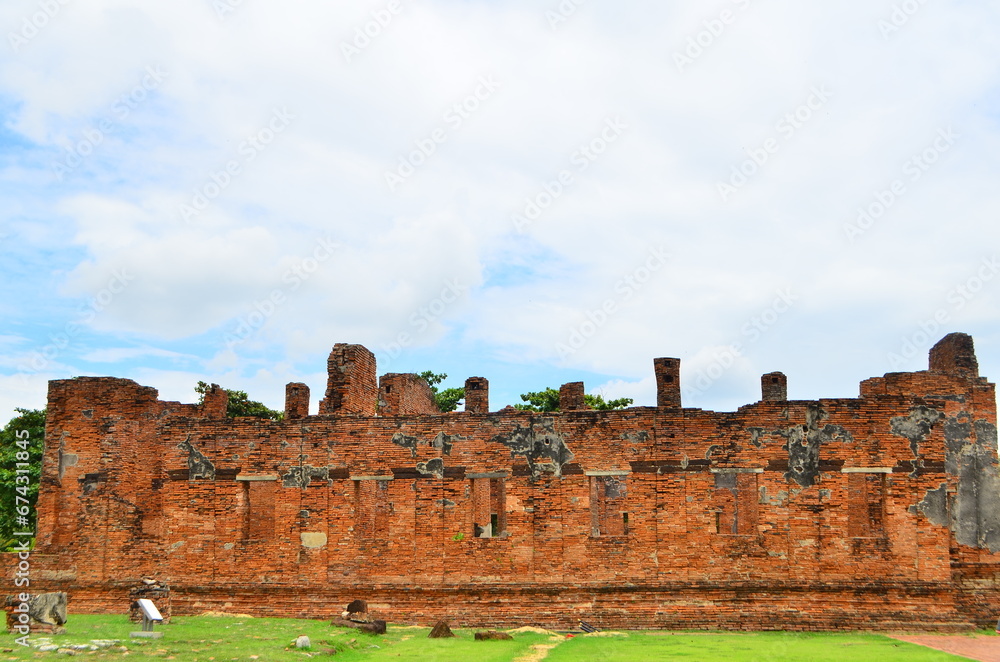 The ruin of Ayutthaya show the prosperity of the golden age of Ayutthaya period.