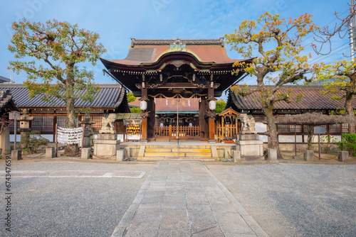 Kyoto  Japan - March 31 2023  Rokusonno shrine built in 963  enshrines MInamota no Tsunemoto the 6th grandson of Emperor Seiwa. It s one of the best cherryblossom viewing spots in Kyoto