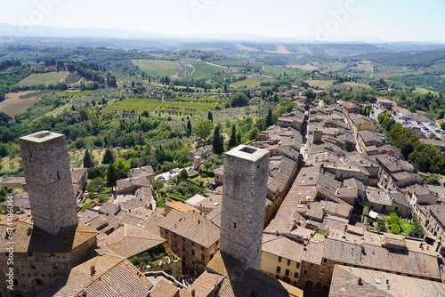 Borgo di San gimignano, in Toscana, vie del centro storico, attrazioni, panorami photo