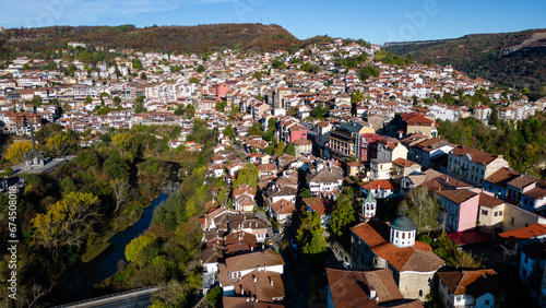Obraz na płótnie Aerial view on a sunny day at a small town w salonie