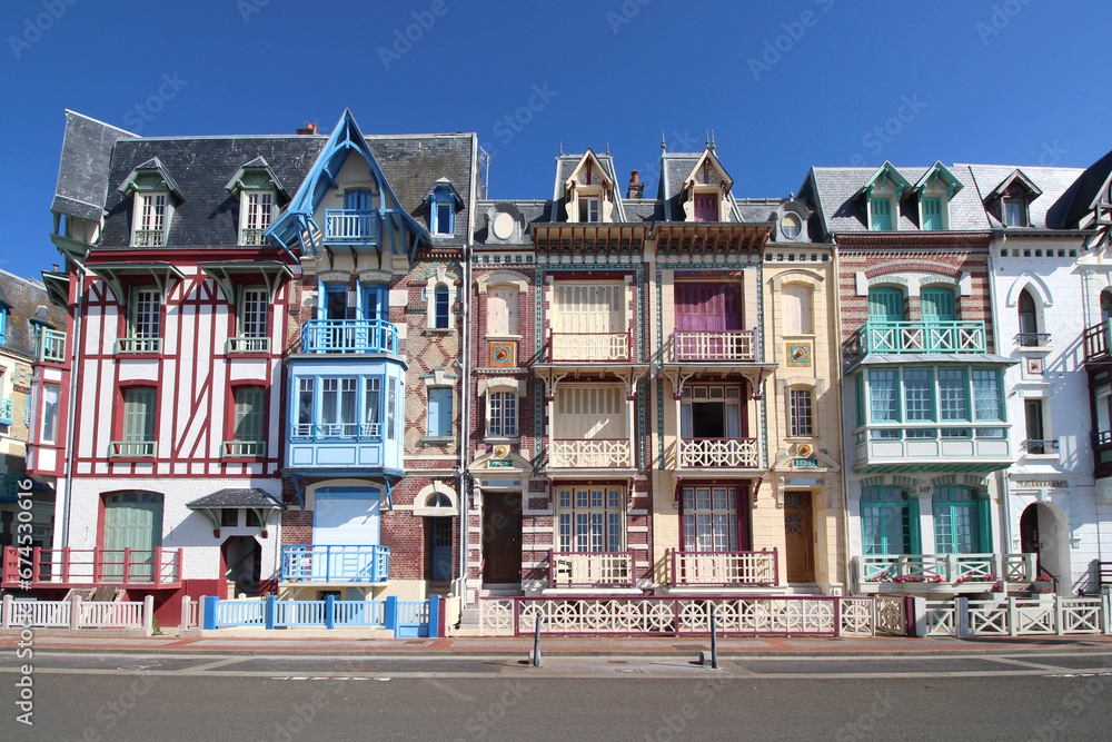 Φωτογραφία Typical facades on the seaside of Mers-les-Bains, limit of Hauts-de-France and Normandy