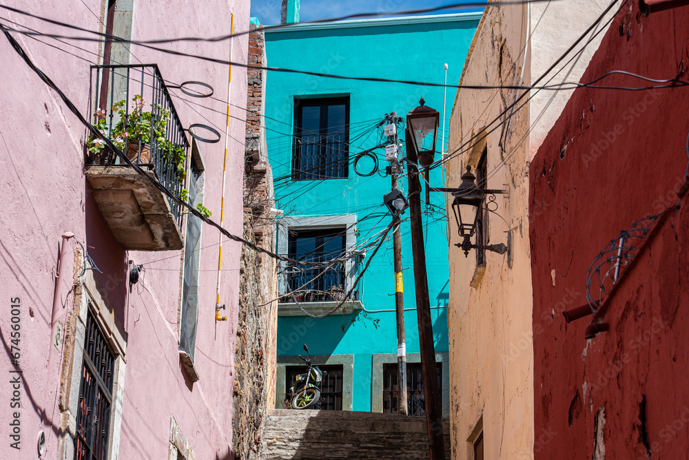 Discovering the colonial style in the city of Guanajuato, Mexico