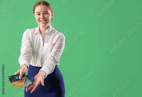 Young businesswoman with cr...