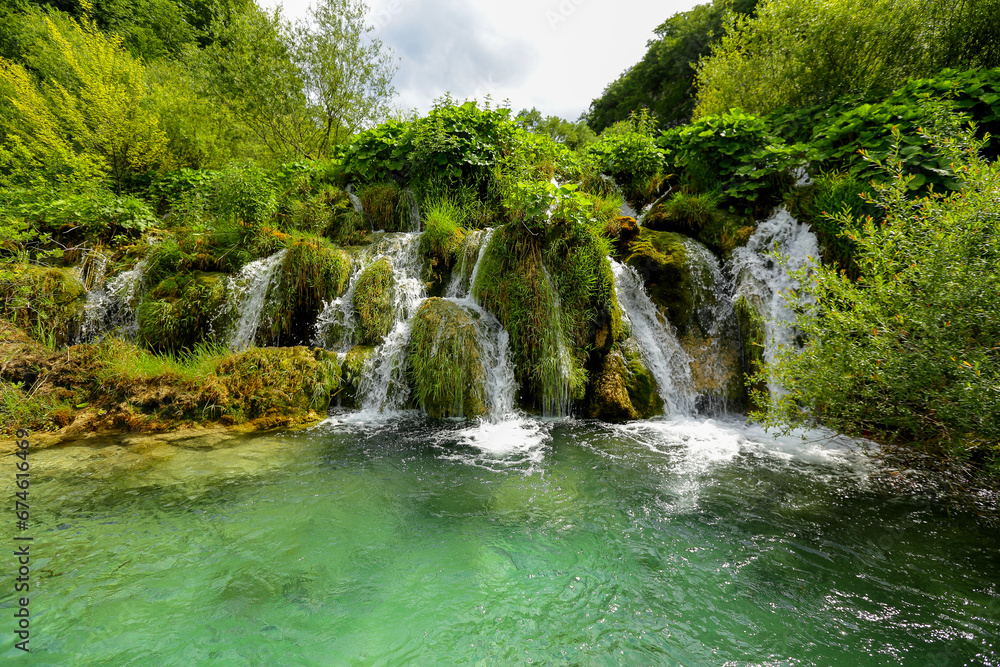 Fototapeta premium waterfall in the jungle
