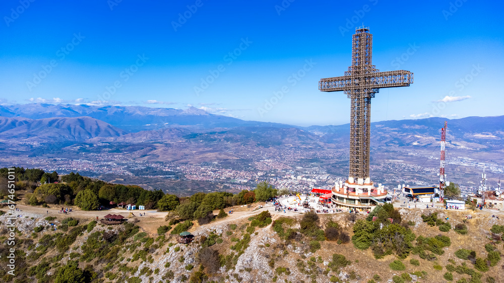 Obraz na płótnie Millennium Cross on the top of Vodno mountain hill in Skopje, Macedonia w salonie