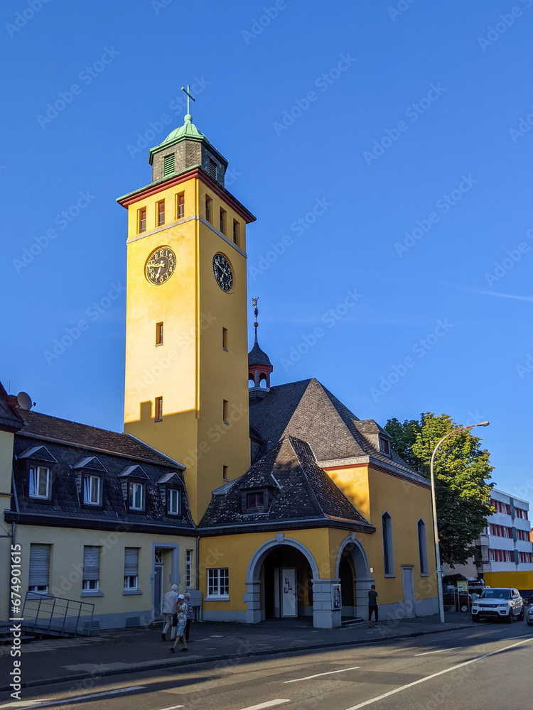 Obraz premium Building of the Evangelical Church Community of Frechen