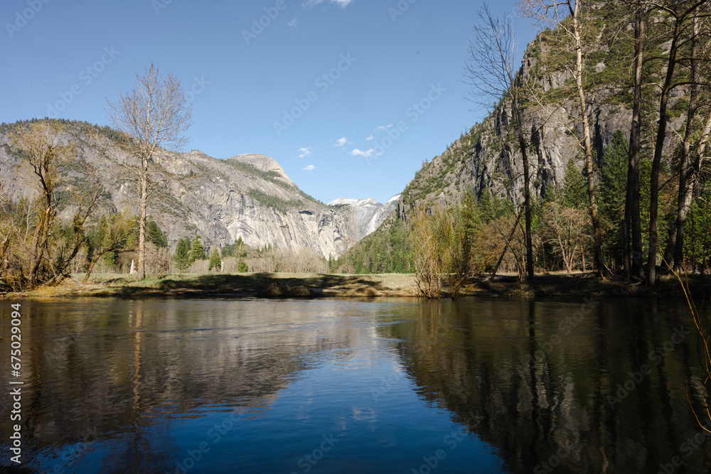 lake reflection Yosemite 