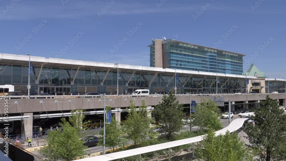 Elevated Driveway at Departure and Arrival Terminal, Vancouver Airport Elevated Driveway at Departure and Arrival Terminal, Vancouver Airport