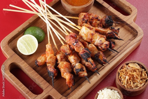 Sate taichan is a variation of chicken satay grilled and served without peanut or ketjap seasoning unlike other satays. It is served with sambal and squeezed key lime,