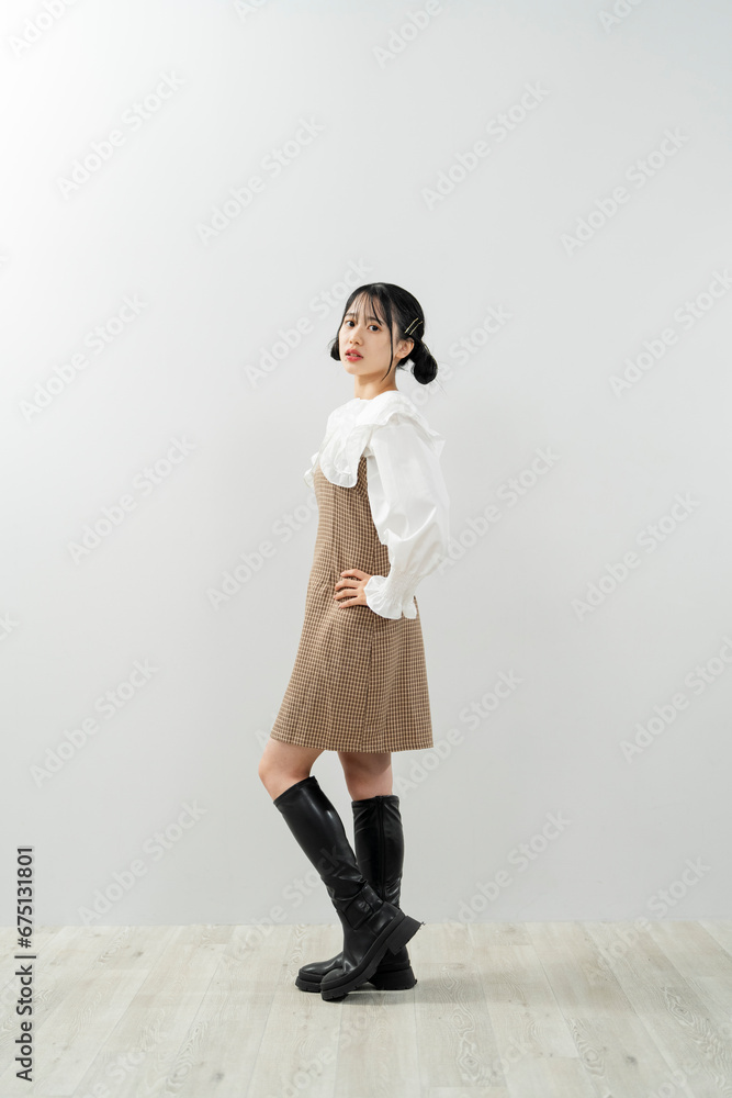 若くてかわいい女性