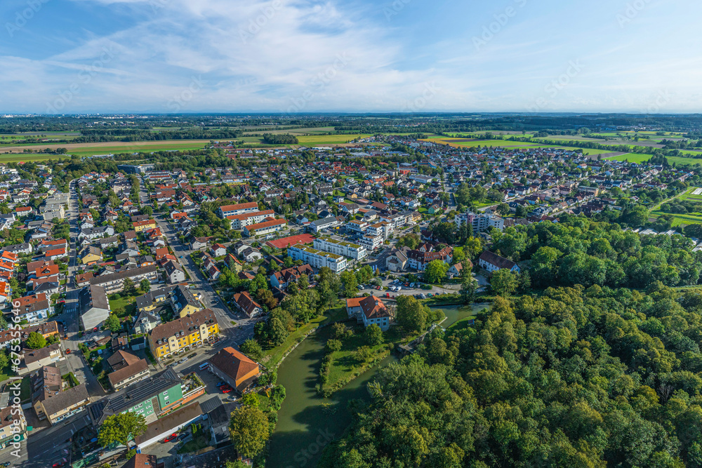 Olching im Landkreis Fürstenfeldbruck in Oberbayern, Blick auf die Amperauen und die südlichen Stadtteile