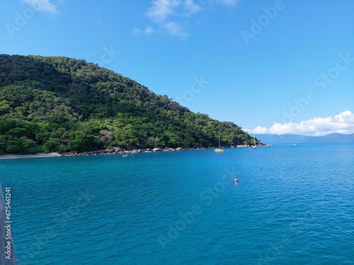 Landscape of the Fitzroy Island surrounded by the sea on a sunny day in Australia