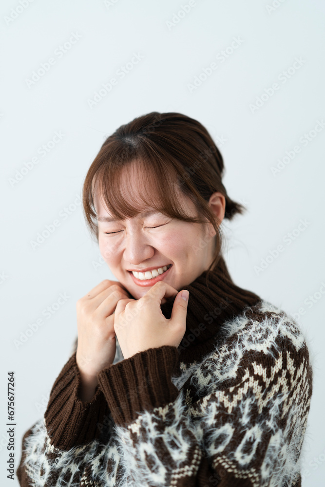 ニットを着た女性 ニットを着た女性