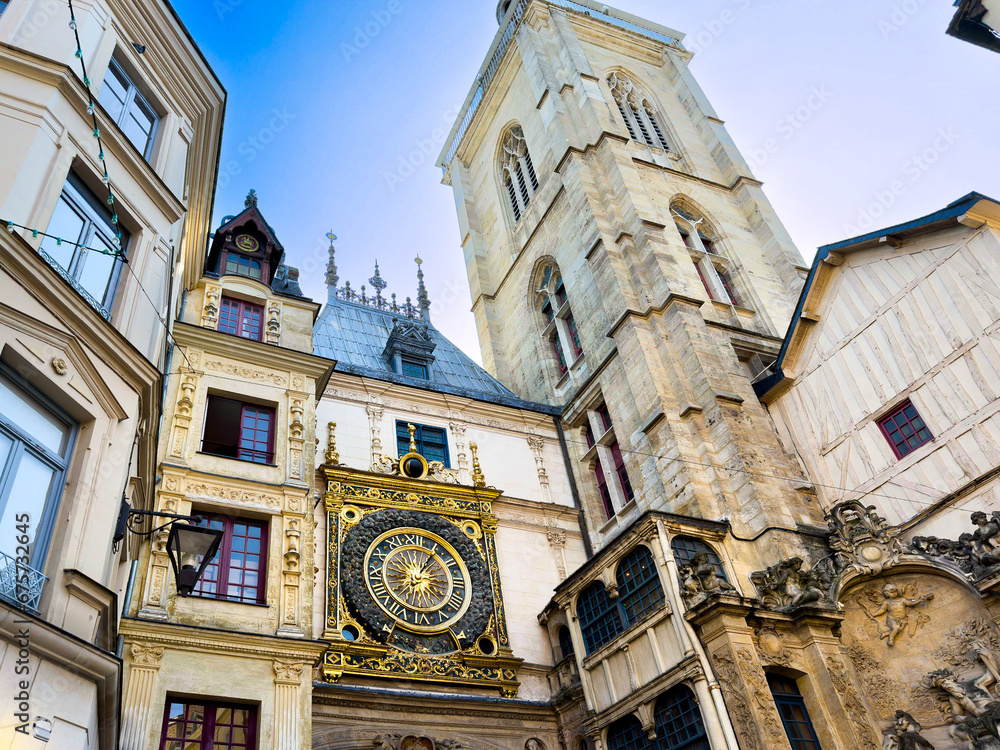 Cultural Heritage Explored: Discovering Auxerre's Timeless Street Scenes