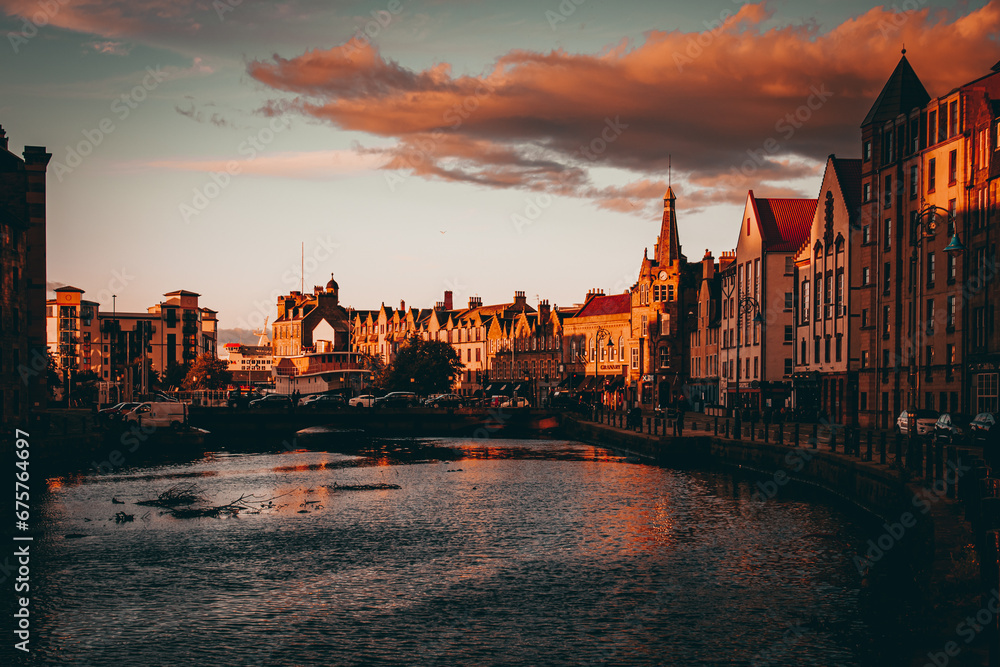 Fototapeta premium scottish town at sunset 