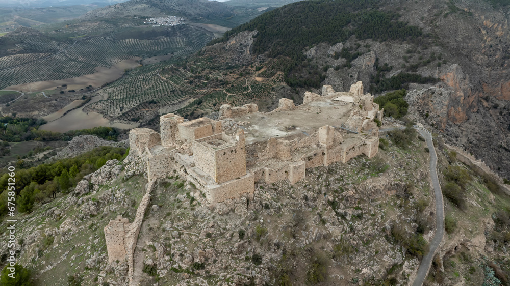 vista aérea del castillo de Moclín en la provincia de Granada, España