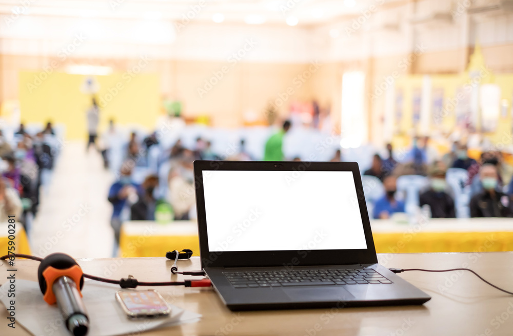 Background image of opened laptop with blank white screen on customer meeting,Presenting the results of annual business operations, copy space Background image of opened laptop with blank white screen on customer meeting,Presenting the results of annual business operations, copy space