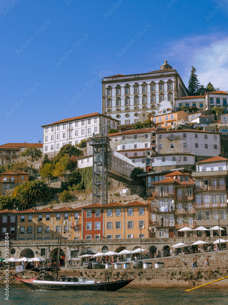 vistas de la ciudad de Oporto en Portugal.