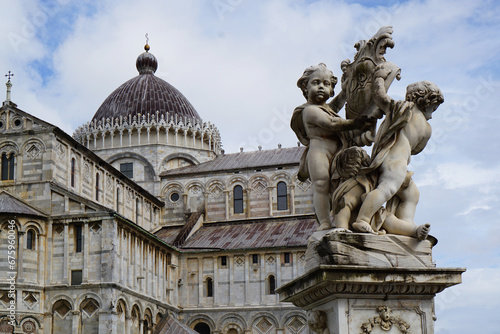 Angel statues with Cathedral Duomo di Pisa 