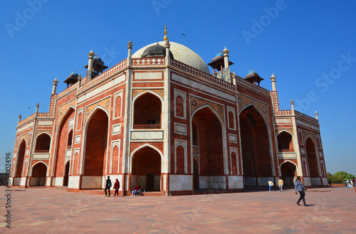 Fototapeta Naklejka Na Ścianę i Meble -   Humayun's tomb is the tomb of the Mughal Emperor Humayun in Delhi, India.The tomb was commissioned by Humayun's first wife and chief consort, Empress Bega Begum 