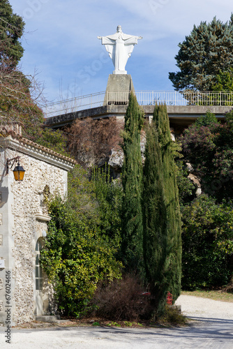 Paysage de la Drôme. Abbaye d'Aiguebelle