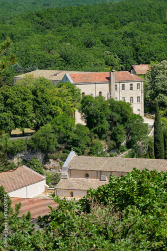 Paysage de la Drôme. Abbaye d'Aiguebelle
