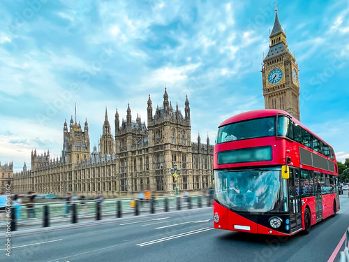 Tableau sur toile Double decker red bus London