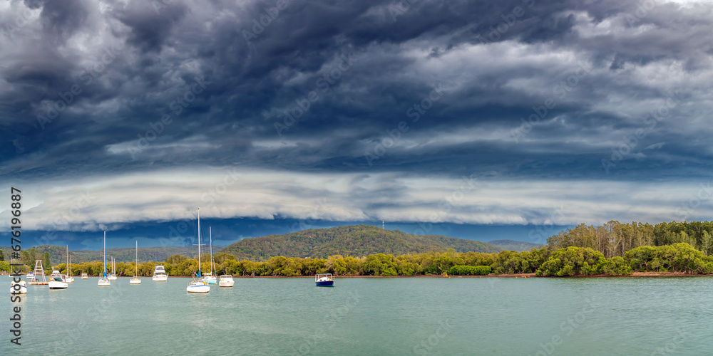 Storm front and shelf cloud at the waterfront Storm front and shelf cloud at the waterfront